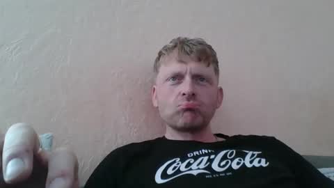 Snapshot of forgotten_lover chatting on 09.19.25 forgotten_lover online show from 09.19.25