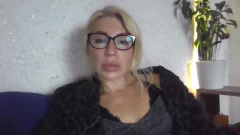 fox_red_lady7 online show from 10.09.25