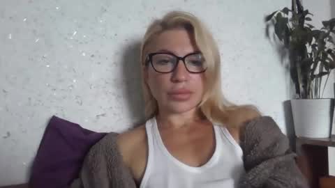 fox_red_lady7 online show from 10.11.25