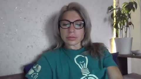 fox_red_lady7 online show from 11.15.25