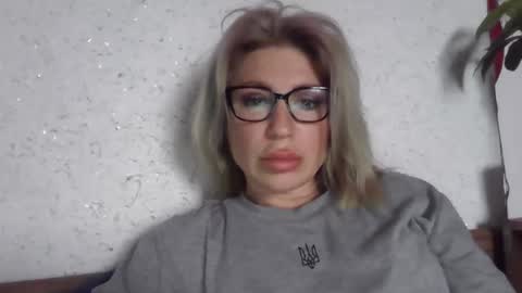 fox_red_lady7 online show from 04.12.26