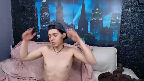 Snapshot of fox_white_ chatting on 06.18.26 . FOX WHITE . online show from 06.18.26