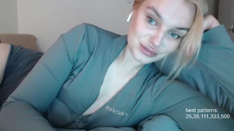 i am your baby Alien  online show from 09.22.25