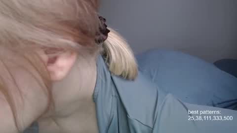 i am your baby Alien  online show from 10.04.25