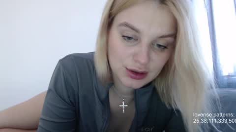 i am your baby Alien  online show from 10.19.25