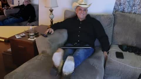 Snapshot of foxhunt99 chatting on 02.27.25 Hunter online show from 02.27.25