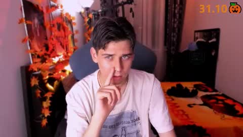 Snapshot of foxicfu chatting on 10.19.25 Foxicfu online show from 10.19.25