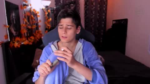 Snapshot of foxicfu chatting on 11.05.25 Foxicfu online show from 11.05.25