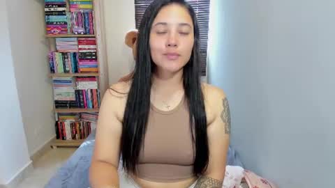 Snapshot of foxwen chatting on 07.21.26 wen. online show from 07.21.26