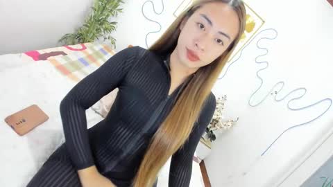 Snapshot of foxxxy_bunny18 chatting on 09.28.25 Rianne online show from 09.28.25