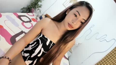 Snapshot of foxxxy_bunny18 chatting on 11.04.25 Rianne online show from 11.04.25