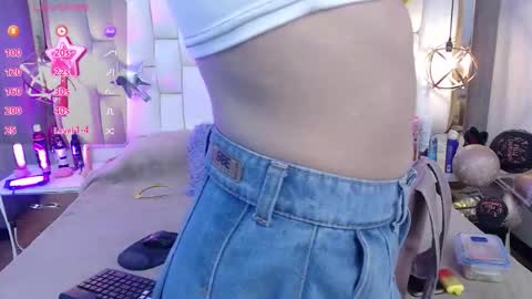 Snapshot of foxxy_dolce chatting on 10.23.25 Foxxy online show from 10.23.25