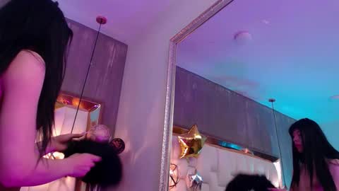 Snapshot of foxxy_dolce chatting on 10.24.25 Foxxy online show from 10.24.25