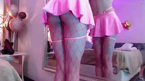 Snapshot of foxxy_dolce chatting on 10.27.25 Foxxy online show from 10.27.25