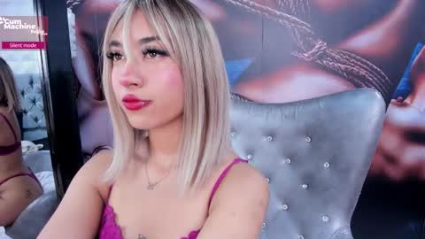 Snapshot of foxy_angelica chatting on 12.17.25 Miss Angelica online show from 12.17.25