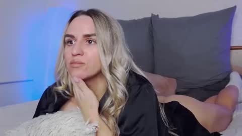 Foxy Kimmi online show from 12.16.25