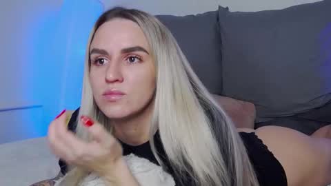 Foxy Kimmi online show from 12.21.25