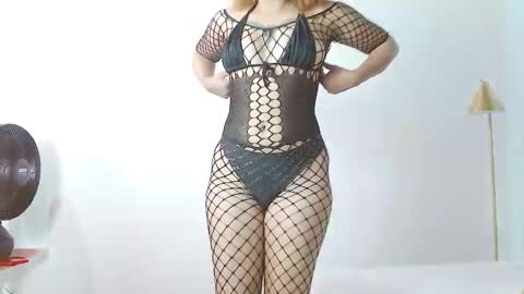 Snapshot of foxy_lexy chatting on 02.08.25 foxy_lexy online show from 02.08.25