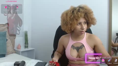 Snapshot of foxy_lexy chatting on 03.11.25 foxy_lexy online show from 03.11.25