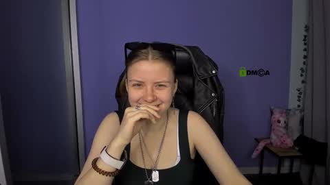 Snapshot of foxy_tease_ chatting on 09.30.25 foxy_tease_ online show from 09.30.25