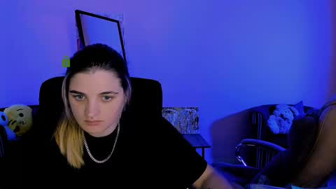 Snapshot of foxy_tease_ chatting on 10.19.25 foxy_tease_ online show from 10.19.25