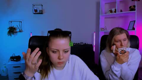 Snapshot of foxy_tease_ chatting on 11.09.25 foxy_tease_ online show from 11.09.25