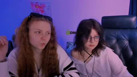 Snapshot of foxy_tease_ chatting on 11.12.25 foxy_tease_ online show from 11.12.25