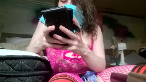 Snapshot of foxycutiez chatting on 02.23.25 foxycutiez online show from 02.23.25