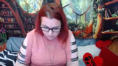 Snapshot of foxydesiree chatting on 06.06.26 foxydesiree online show from 06.06.26