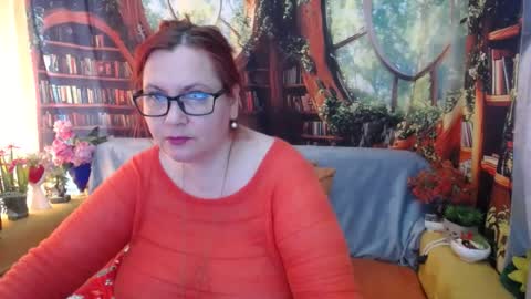 Snapshot of foxydesiree chatting on 06.12.26 foxydesiree online show from 06.12.26
