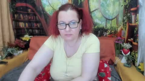Snapshot of foxydesiree chatting on 07.10.26 foxydesiree online show from 07.10.26