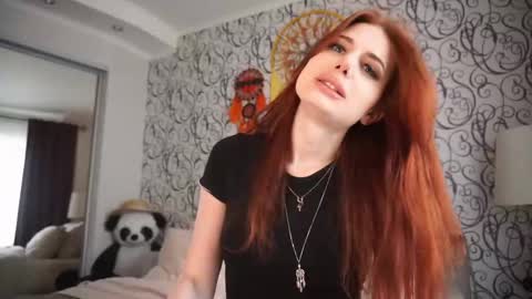 Snapshot of foxyirene chatting on 03.08.25 FoxyIrene online show from 03.08.25