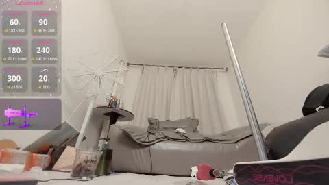 yiyi online show from 11.15.25