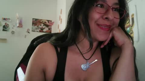 Snapshot of foxymalish chatting on 05.24.26 Malishka online show from 05.24.26