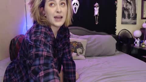 Snapshot of foxymalloryknoxy69 chatting on 10.12.25 Mallory Koxx online show from 10.12.25