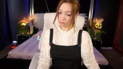 Snapshot of foxymayy chatting on 06.04.26 Maya online show from 06.04.26