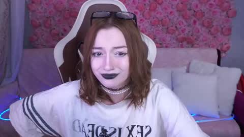 Snapshot of foxymayy chatting on 06.07.26 Maya online show from 06.07.26