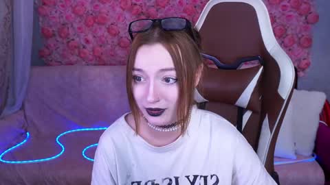 Snapshot of foxymayy chatting on 06.08.26 Maya online show from 06.08.26