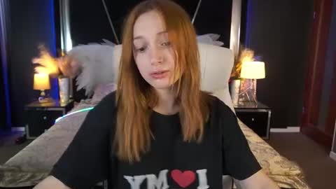 Snapshot of foxymayy chatting on 06.24.26 Maya online show from 06.24.26