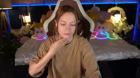 Snapshot of foxymayy chatting on 07.24.26 Maya online show from 07.24.26