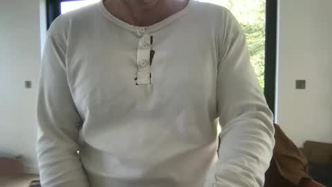 Snapshot of foxysausage chatting on 02.25.25 foxysausage online show from 02.25.25