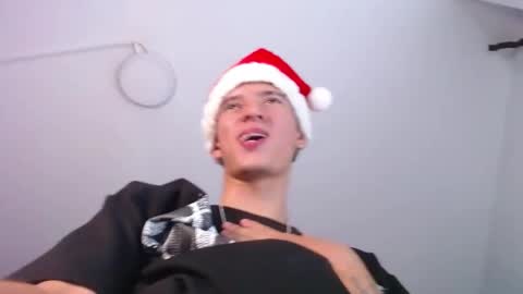 Snapshot of fran_boy_ chatting on 12.08.24 Fran online show from 12.08.24