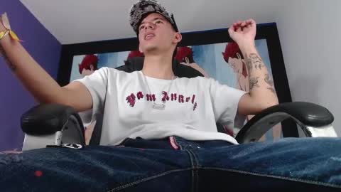 Snapshot of fran_boy_ chatting on 02.04.25 Fran online show from 02.04.25