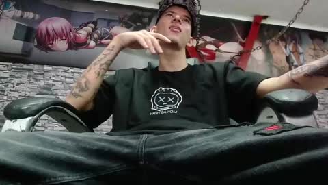 Snapshot of fran_boy_ chatting on 02.08.25 Fran online show from 02.08.25