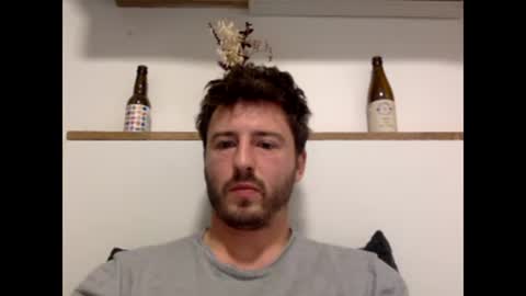 Snapshot of francaiiiiis chatting on 10.26.25 francaiiiiis online show from 10.26.25