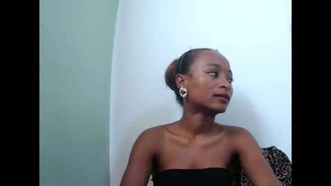 Snapshot of francine925426 chatting on 05.31.26 francine925426 online show from 05.31.26