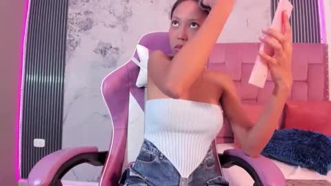 Laura online show from 11.27.25