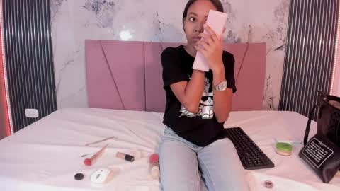 Laura online show from 04.04.26