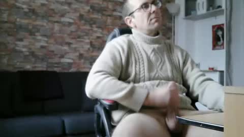 Snapshot of franck143544 chatting on 02.19.26 franck143544 online show from 02.19.26