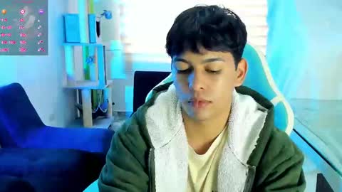 Snapshot of franco_rizzo01 chatting on 10.02.25 frank online show from 10.02.25